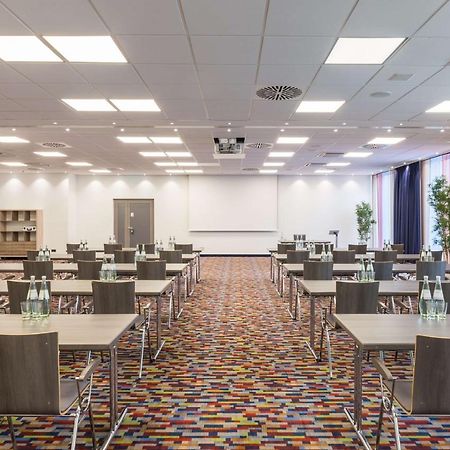 Park Inn By Radisson Neumarkt นอยมาร์คท์ อิน แดร์ โอเบอร์พฟัลซ์ ภายนอก รูปภาพ