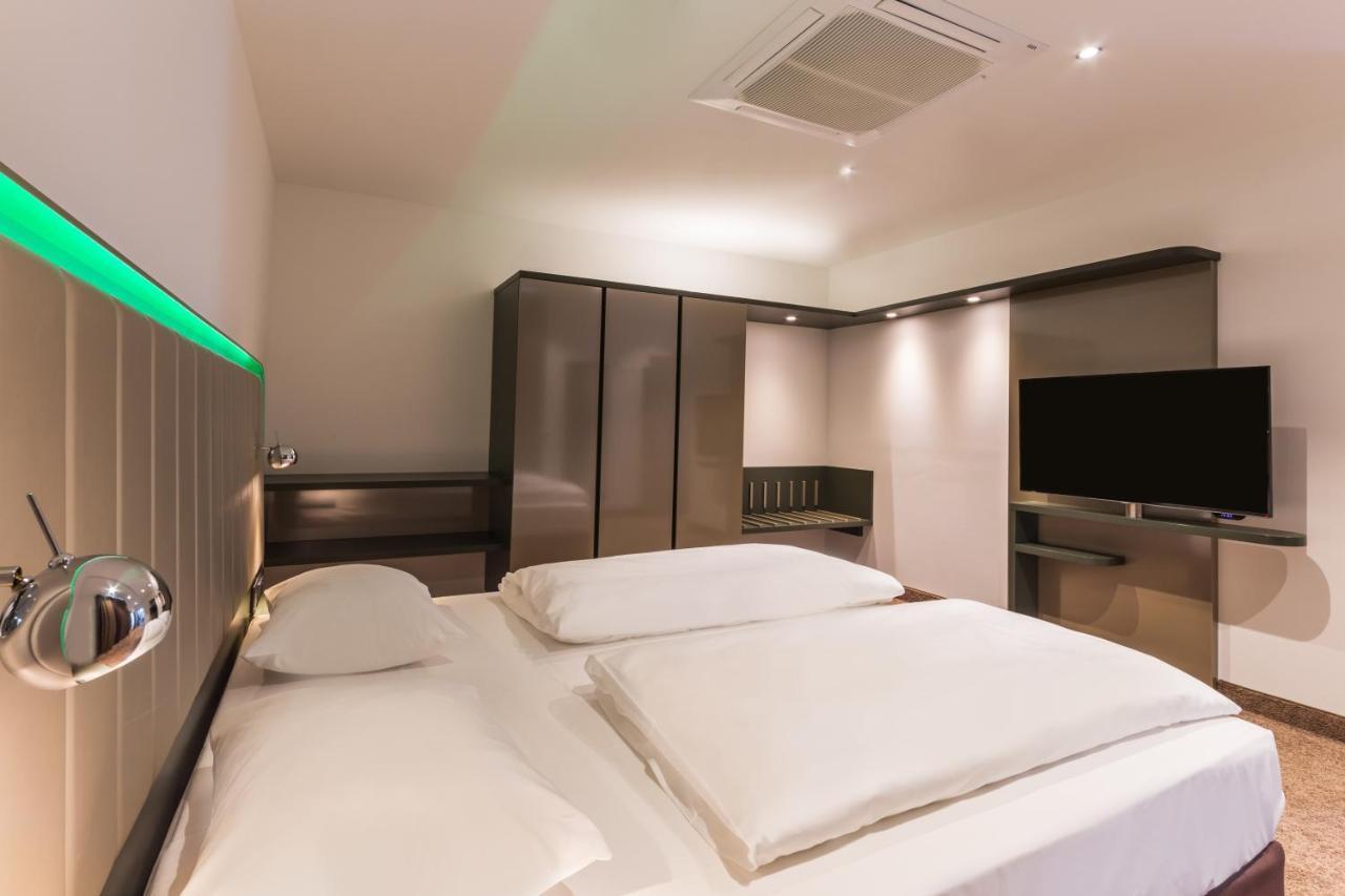 Park Inn By Radisson Neumarkt นอยมาร์คท์ อิน แดร์ โอเบอร์พฟัลซ์ ภายนอก รูปภาพ