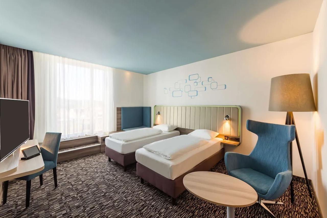 Park Inn By Radisson Neumarkt นอยมาร์คท์ อิน แดร์ โอเบอร์พฟัลซ์ ภายนอก รูปภาพ