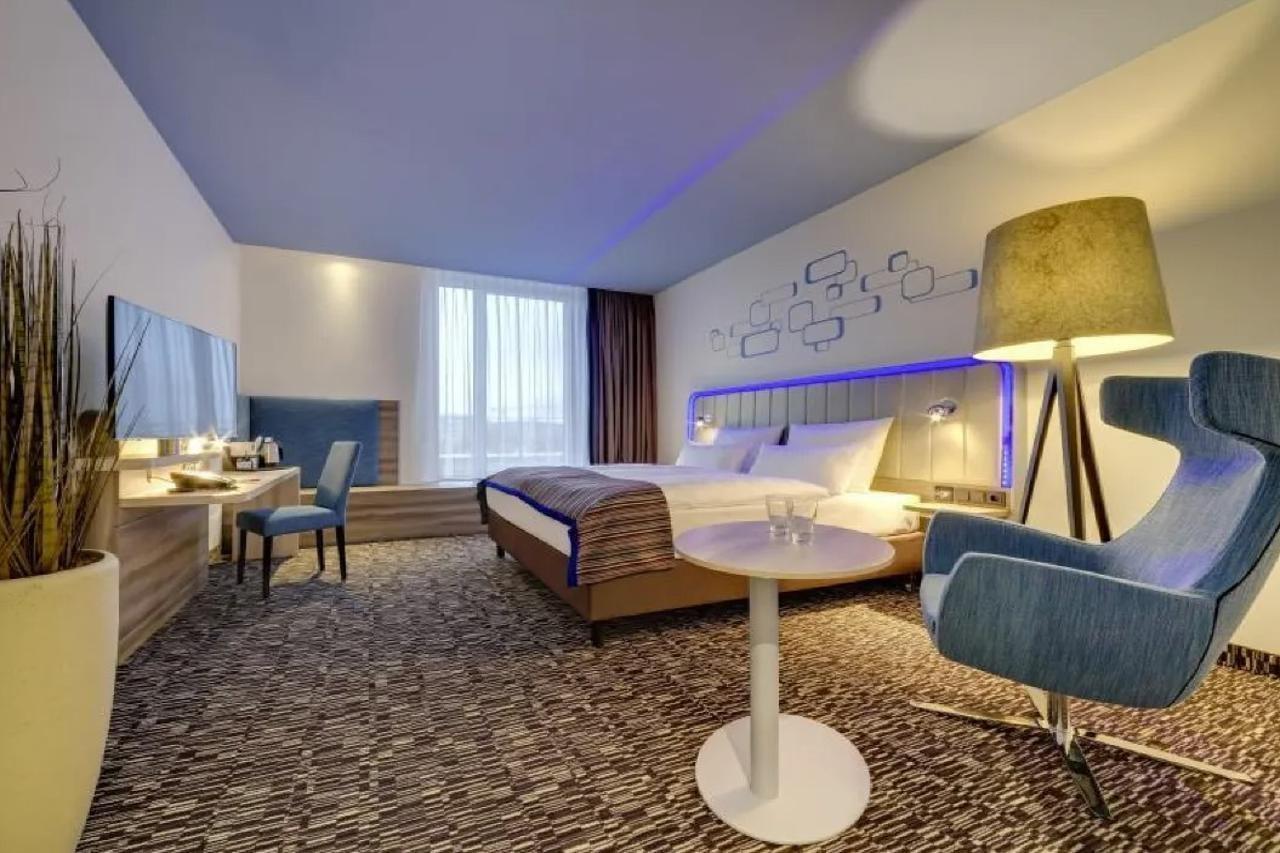 Park Inn By Radisson Neumarkt นอยมาร์คท์ อิน แดร์ โอเบอร์พฟัลซ์ ภายนอก รูปภาพ