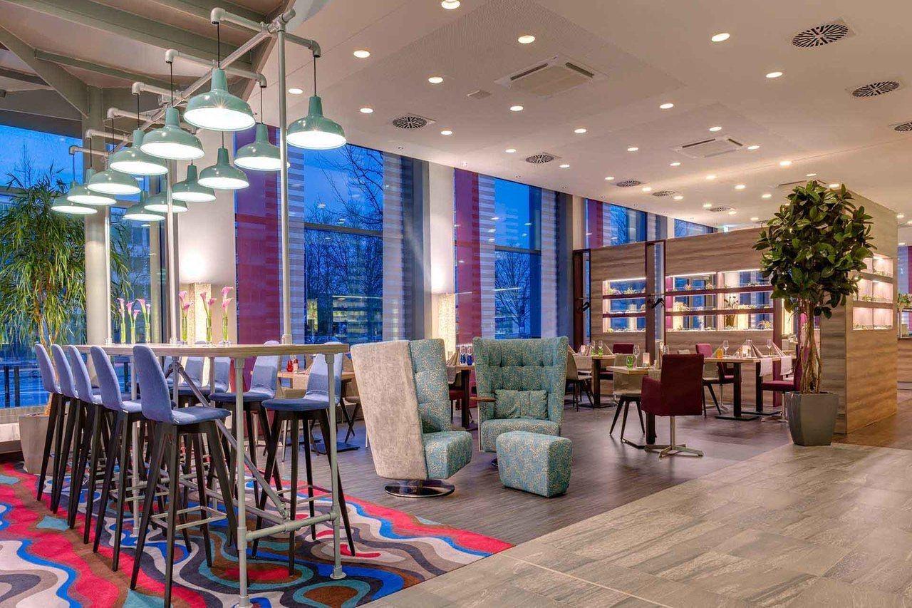 Park Inn By Radisson Neumarkt นอยมาร์คท์ อิน แดร์ โอเบอร์พฟัลซ์ ภายนอก รูปภาพ